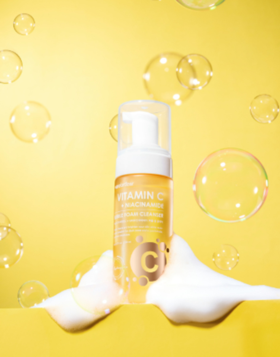 Thumbnail LOOK AT ME VITAMIN C + NIACINAMIDE FOAMING CLEANSER